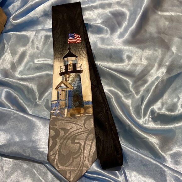 Steven Harris Hand made Lighthouse with American Flag Tie - Picture 6 of 6